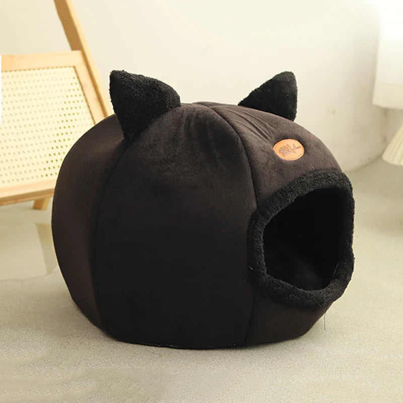 Cozy Winter Cat Nest