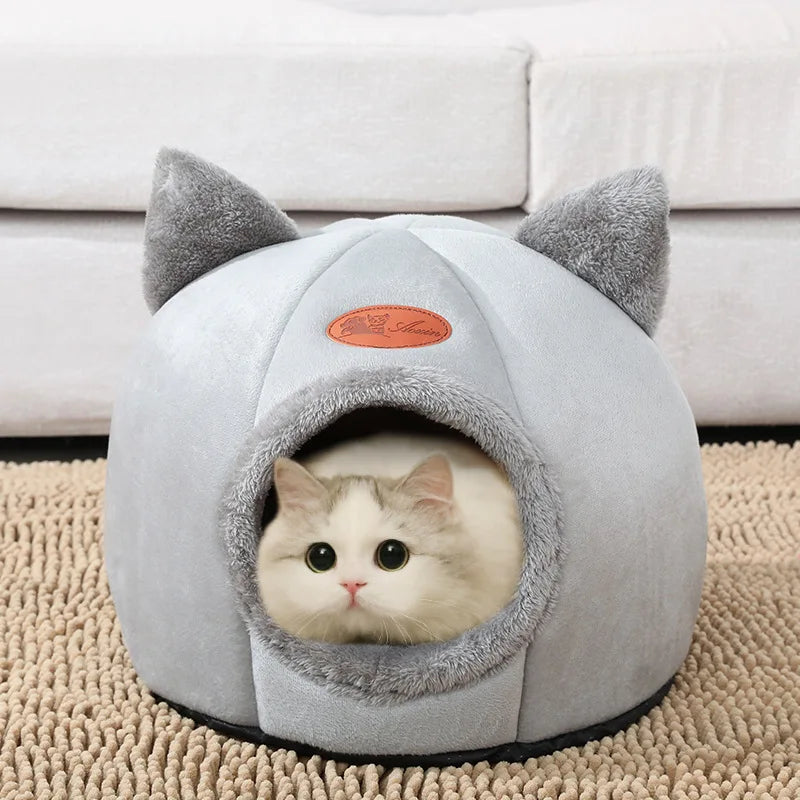 Cozy Winter Cat Nest