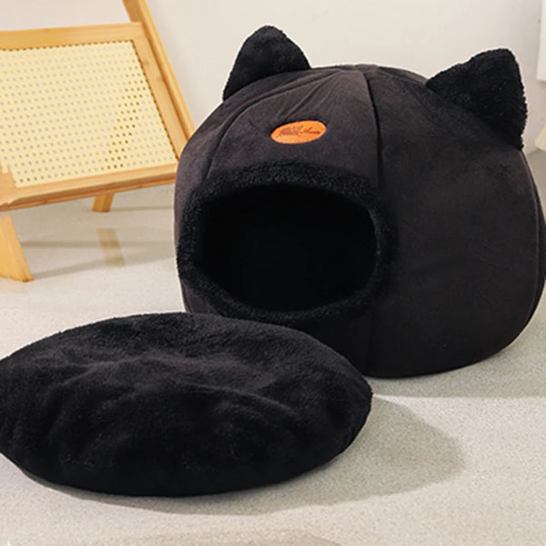Cozy Winter Cat Nest